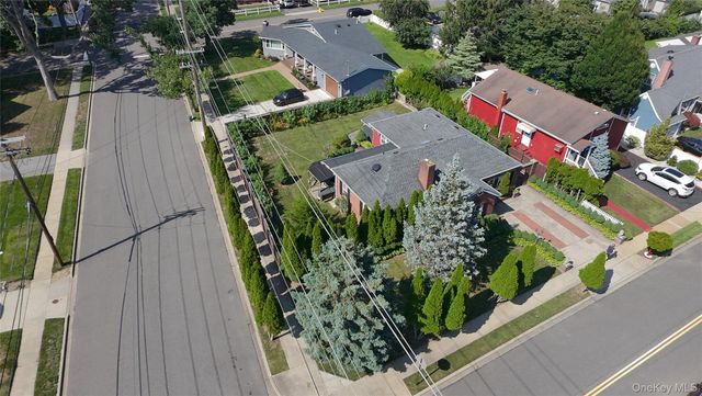 11 New York Avenue, Massapequa, NY 11758
