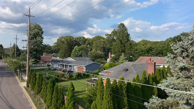 11 New York Avenue, Massapequa, NY 11758