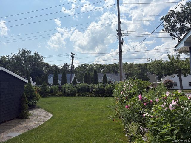 11 New York Avenue, Massapequa, NY 11758