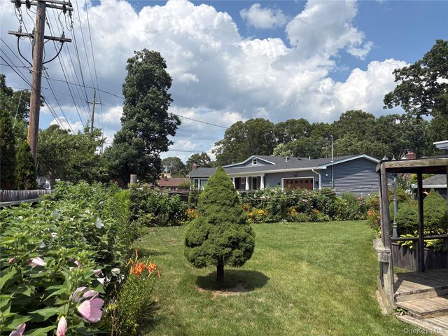 11 New York Avenue, Massapequa, NY 11758