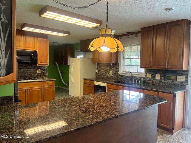 2285 Harkness Court, Biloxi, MS 39532