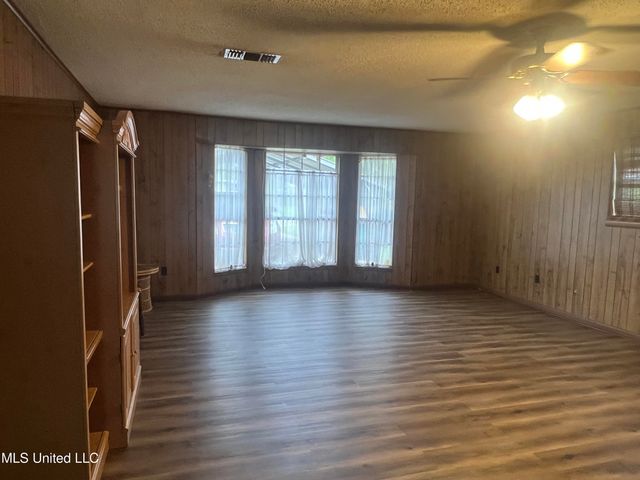 2285 Harkness Court, Biloxi, MS 39532