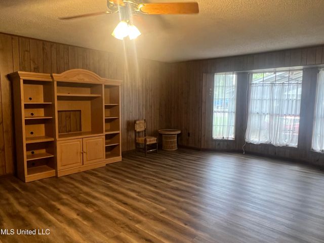 2285 Harkness Court, Biloxi, MS 39532