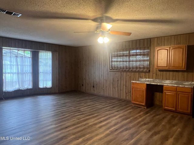 2285 Harkness Court, Biloxi, MS 39532