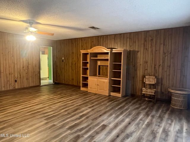 2285 Harkness Court, Biloxi, MS 39532