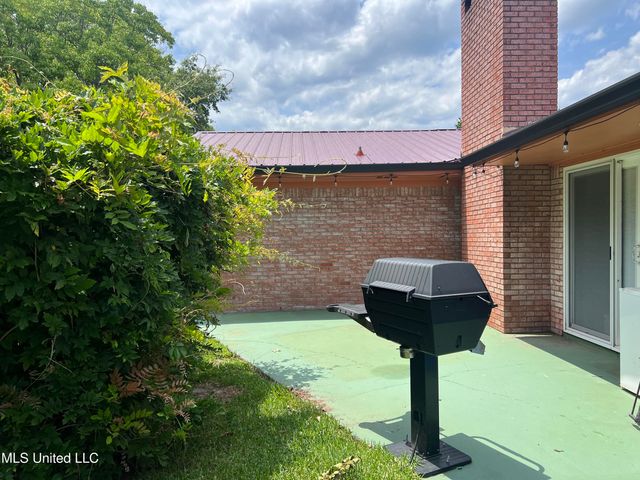 2285 Harkness Court, Biloxi, MS 39532