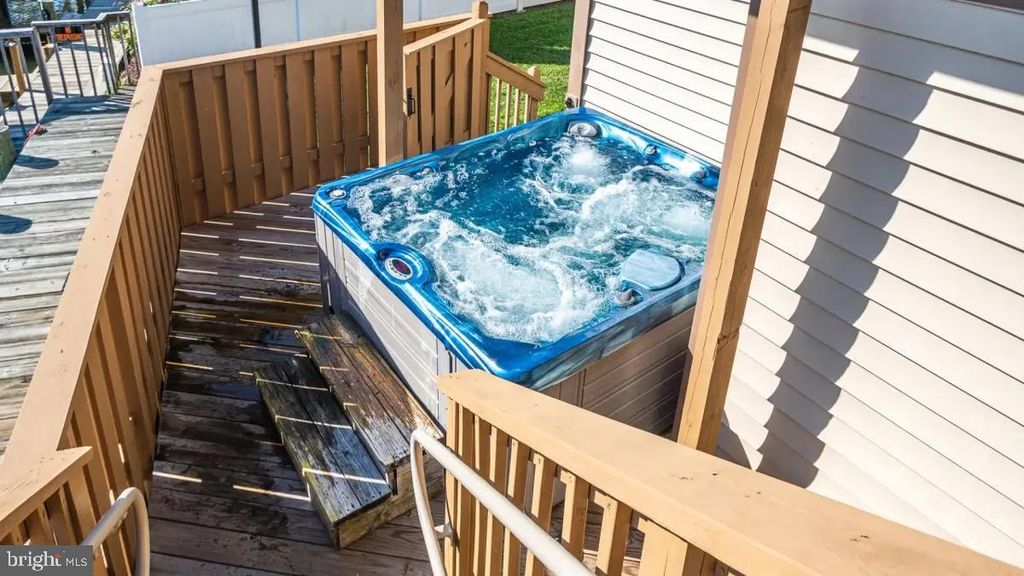Image 13 of property listing at 105 120TH ST #221C, Ocean City, MD 21842
