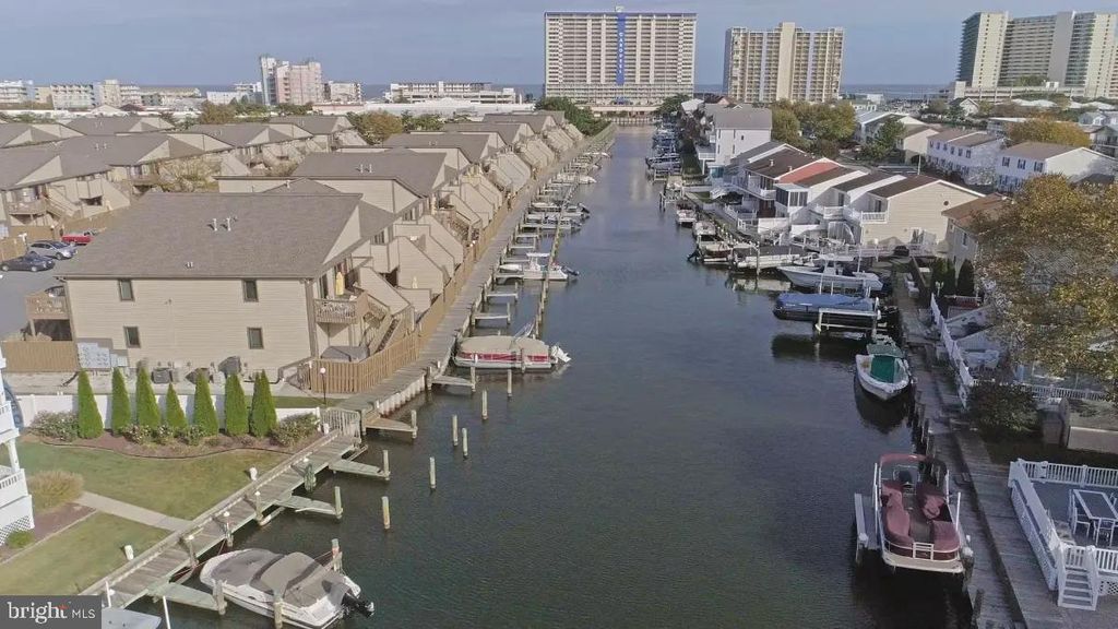 Image 4 of property listing at 105 120TH ST #221C, Ocean City, MD 21842
