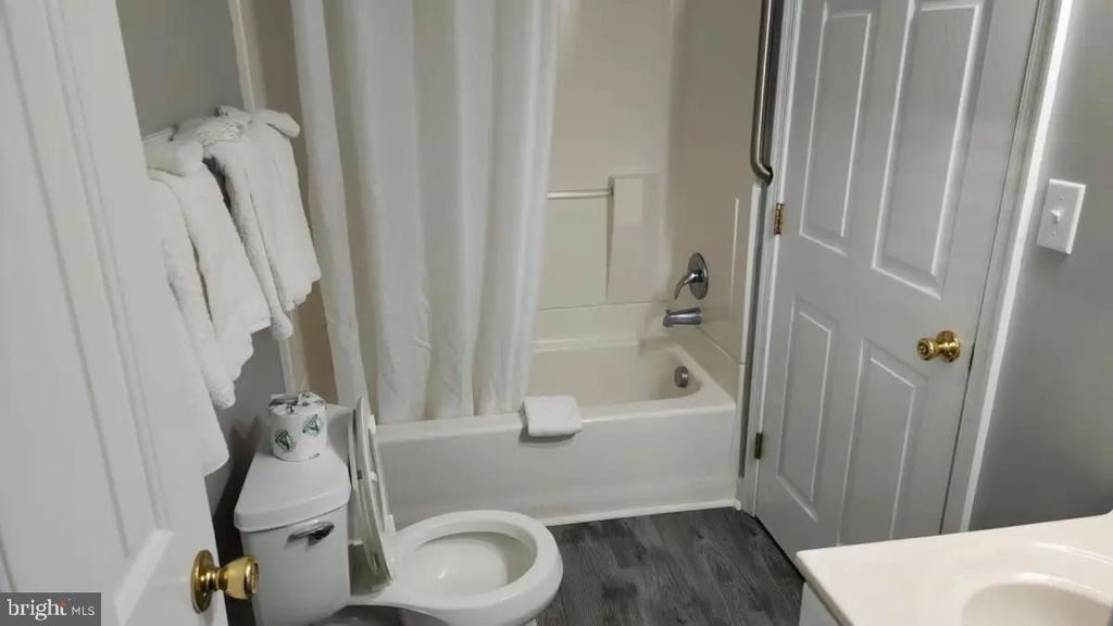Image 7 of property listing at 105 120TH ST #221C, Ocean City, MD 21842