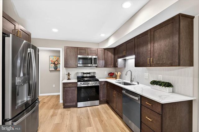 122 HILLARD FIELD, Lancaster, PA 17603