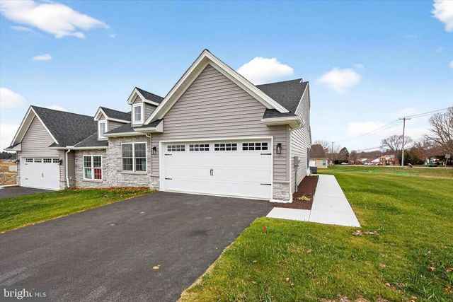 122 HILLARD FIELD, Lancaster, PA 17603