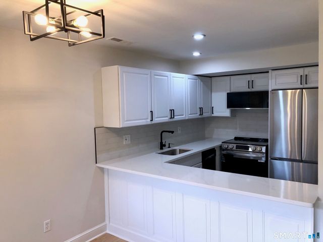 229 Bacon Pond Road 312, Woodbury, CT 06798