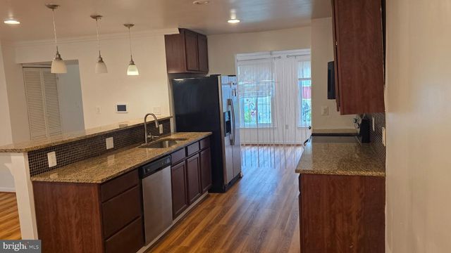 7621 SWAN, Hyattsville, MD 20785