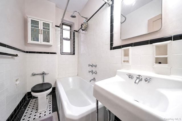 77-14 113th Street 6R, Forest Hills, NY 11375