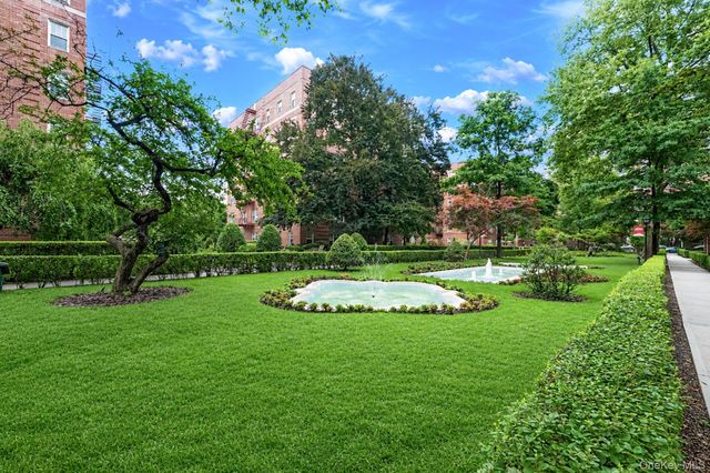 77-14 113th Street 6R, Forest Hills, NY 11375
