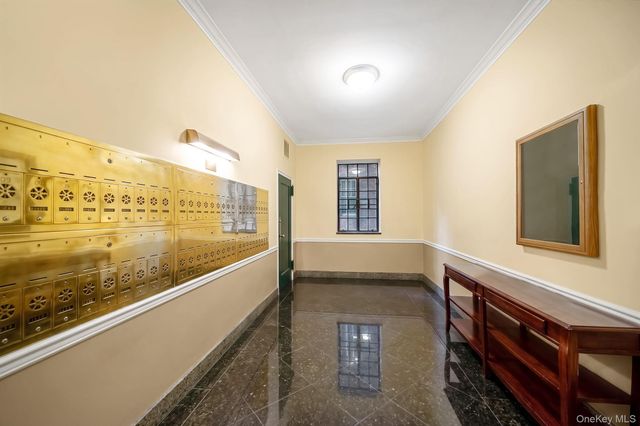 77-14 113th Street 6R, Forest Hills, NY 11375