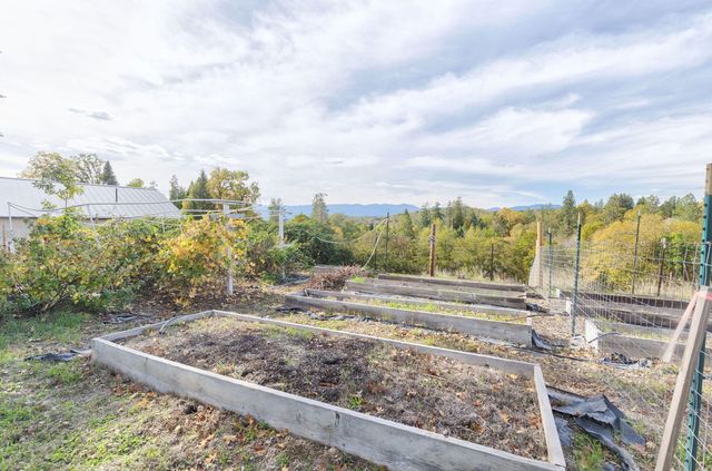 3320 Upper River Road, Grants Pass, OR 97526