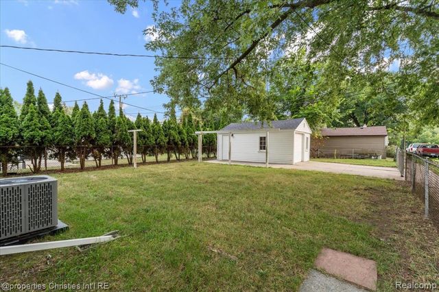 15867 Leona Drive, Redford, MI 48239