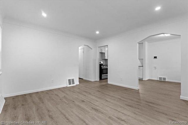 15867 Leona Drive, Redford, MI 48239