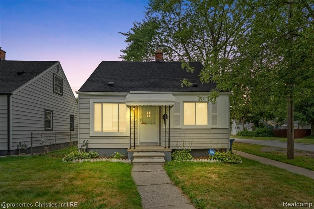 15867 Leona Drive, Redford, MI 48239