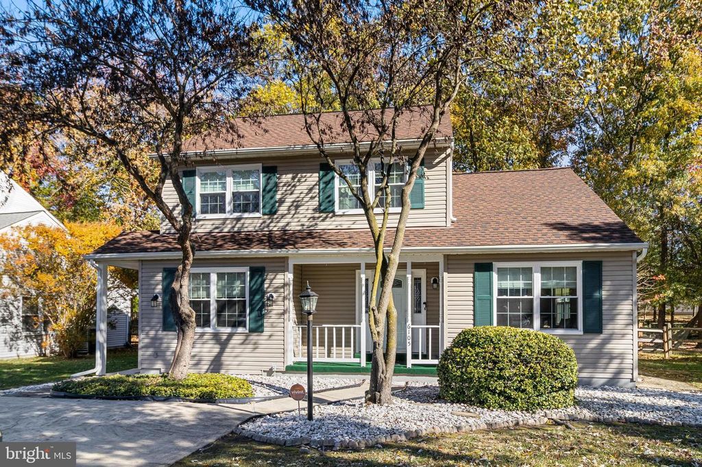 Image 2 of property listing at 6105 POOKA CT, Waldorf, MD 20603