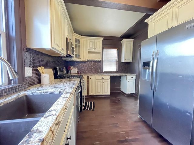 2803 Harrison Street, Kansas City, MO 64109
