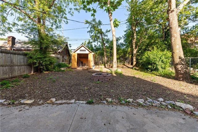 2803 Harrison Street, Kansas City, MO 64109