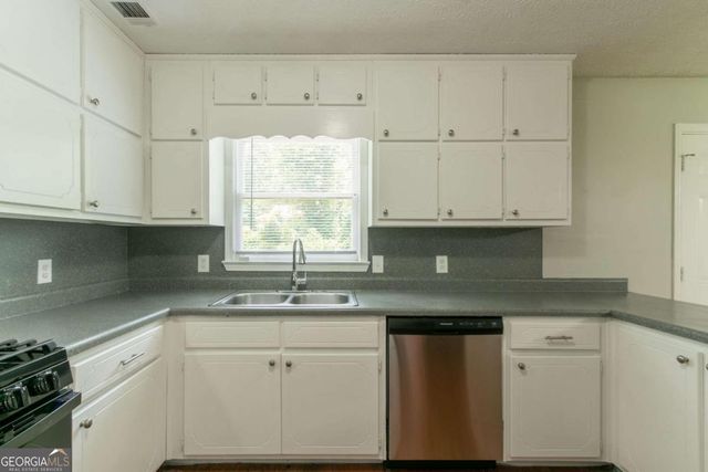 10 Briarcliff Place, Stockbridge, GA 30281