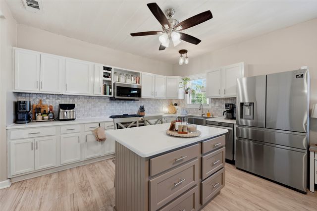 100 Buchanan Street, Whitesboro, TX 76273