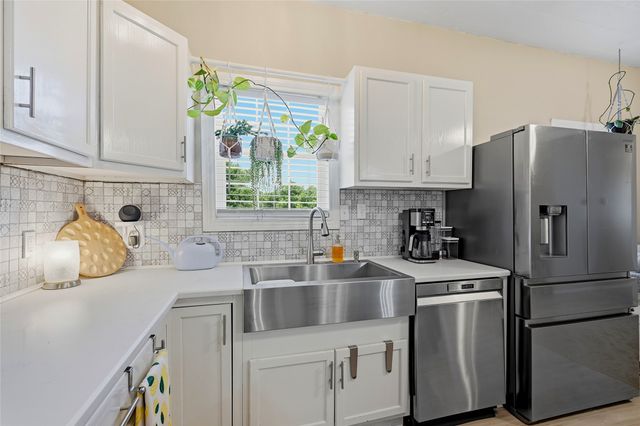 100 Buchanan Street, Whitesboro, TX 76273