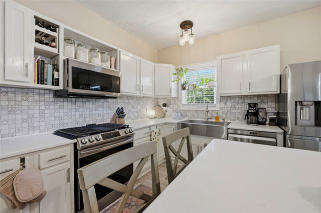100 Buchanan Street, Whitesboro, TX 76273