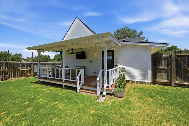 100 Buchanan Street, Whitesboro, TX 76273