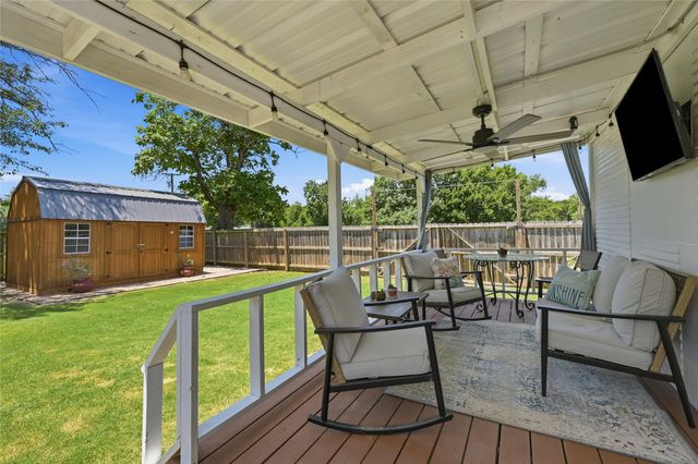100 Buchanan Street, Whitesboro, TX 76273