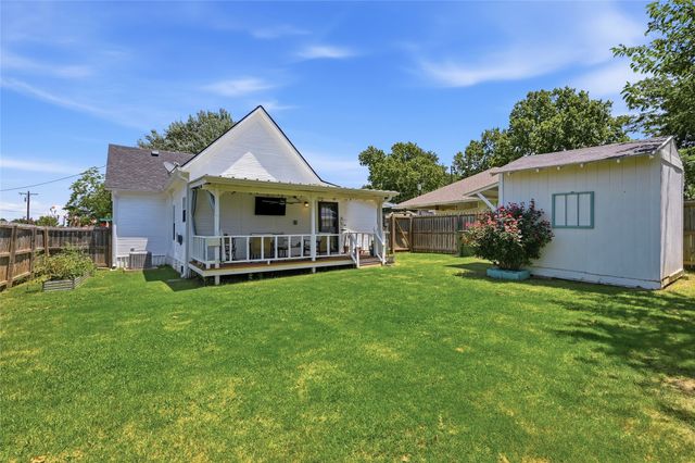 100 Buchanan Street, Whitesboro, TX 76273