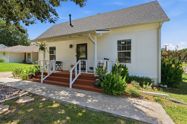 100 Buchanan Street, Whitesboro, TX 76273