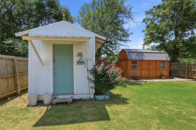 100 Buchanan Street, Whitesboro, TX 76273