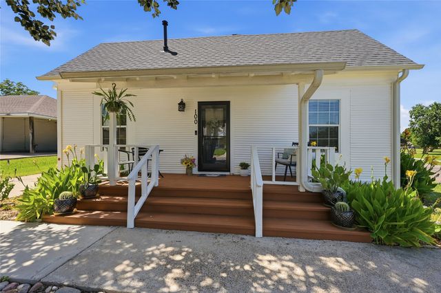 100 Buchanan Street, Whitesboro, TX 76273
