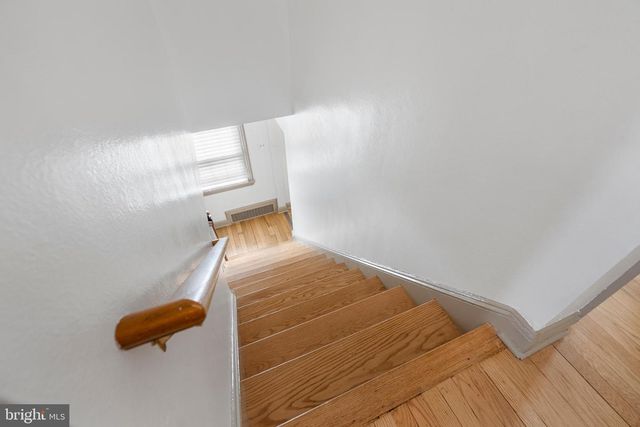 8 GEORGETOWN RD, Penns Grove, NJ 08069