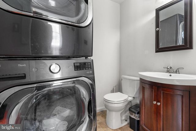 8 GEORGETOWN RD, Penns Grove, NJ 08069