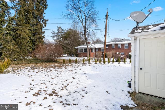 8 GEORGETOWN RD, Penns Grove, NJ 08069