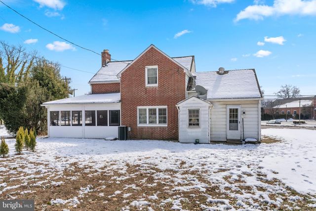 8 GEORGETOWN RD, Penns Grove, NJ 08069