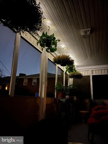 8 GEORGETOWN RD, Penns Grove, NJ 08069