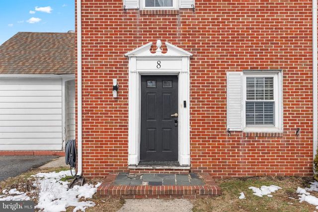 8 GEORGETOWN RD, Penns Grove, NJ 08069