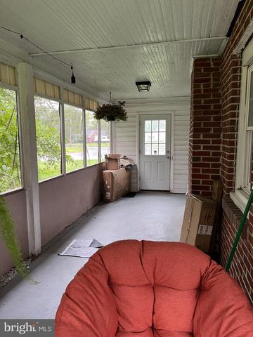 8 GEORGETOWN RD, Penns Grove, NJ 08069