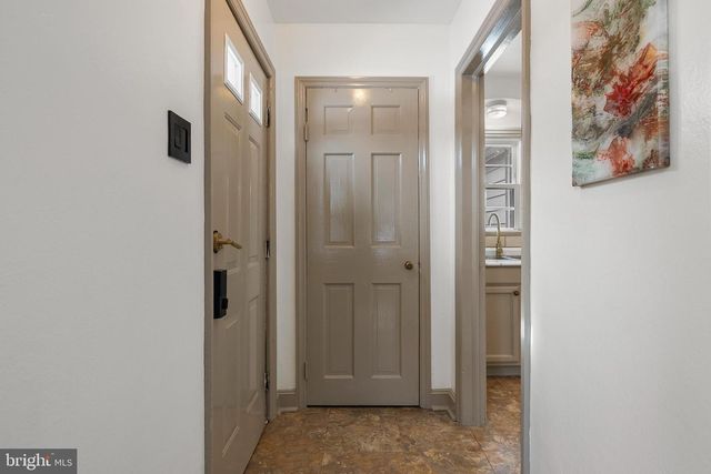 8 GEORGETOWN RD, Penns Grove, NJ 08069