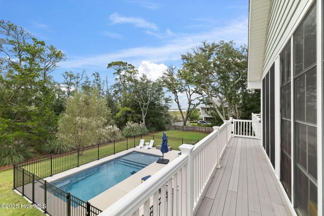 233 Chimney Lane, Wilmington, NC 28409