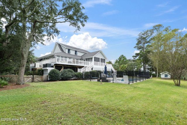 233 Chimney Lane, Wilmington, NC 28409