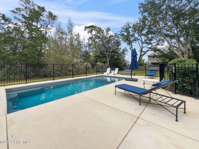 233 Chimney Lane, Wilmington, NC 28409