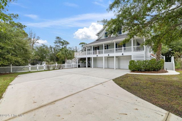 233 Chimney Lane, Wilmington, NC 28409