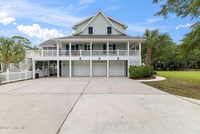 233 Chimney Lane, Wilmington, NC 28409